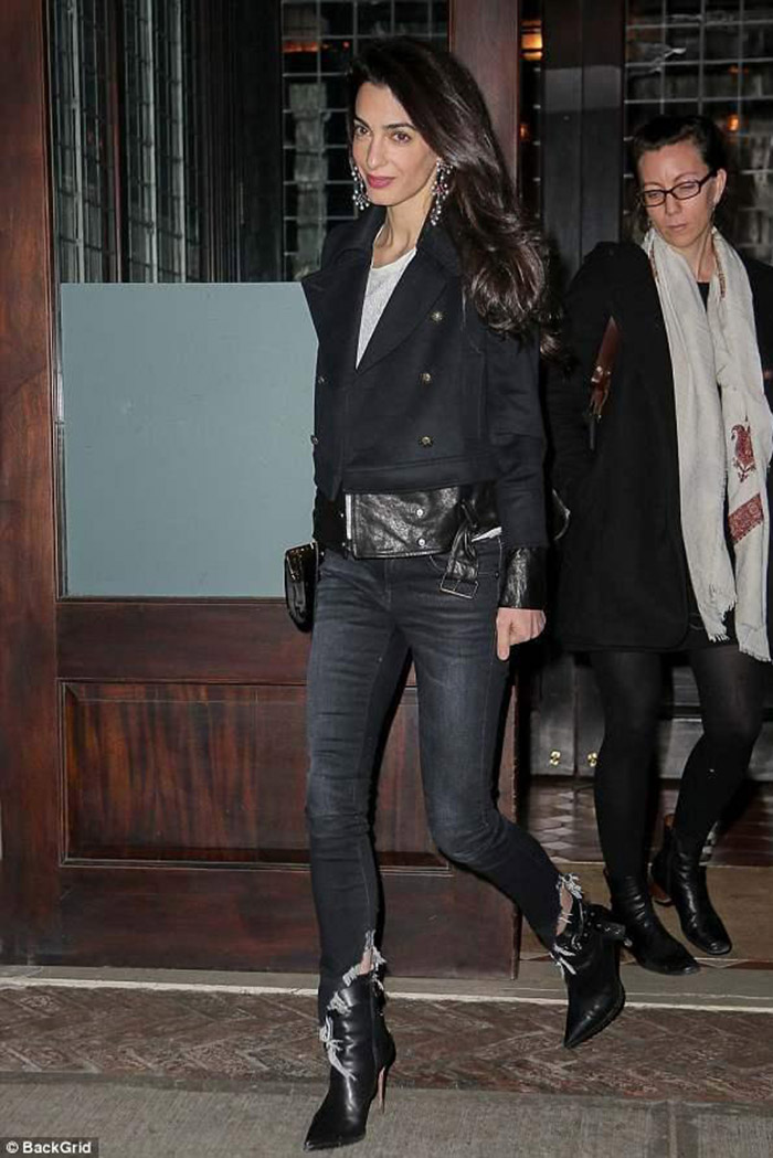 Amal-Clooney-in-skinny-jeans