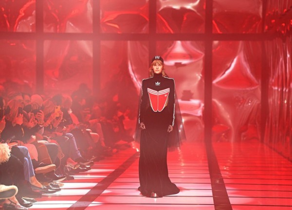 موديلات أزياء غوتشي الجاهزة لخريف وشتاء 2022-2023