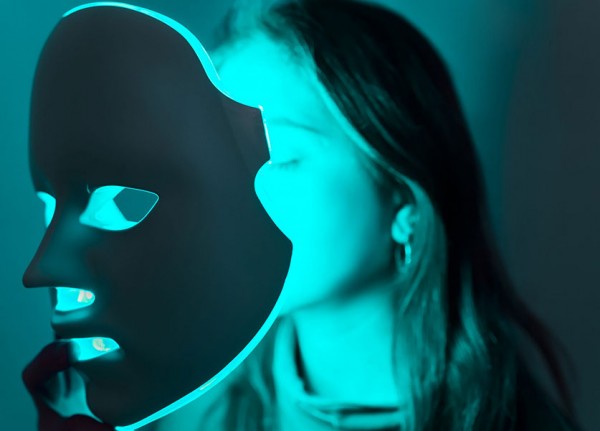 LED Face Mask will Solve your Skin Problems in 20 mins