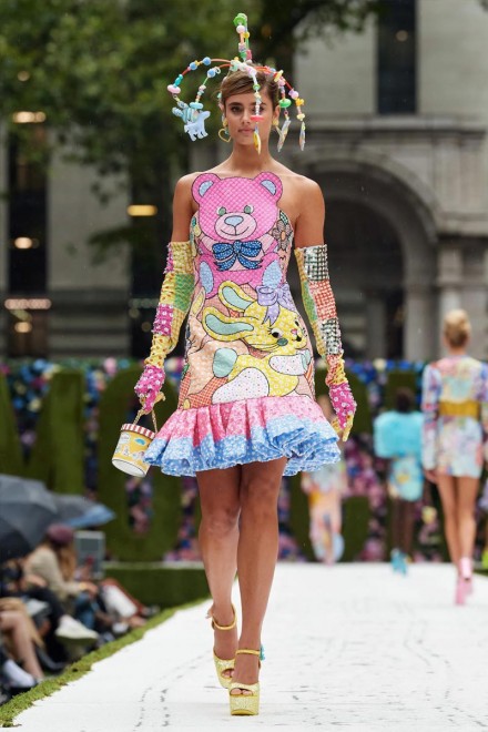 Moschino - Ready-to-Wear Spring / Summer 2022