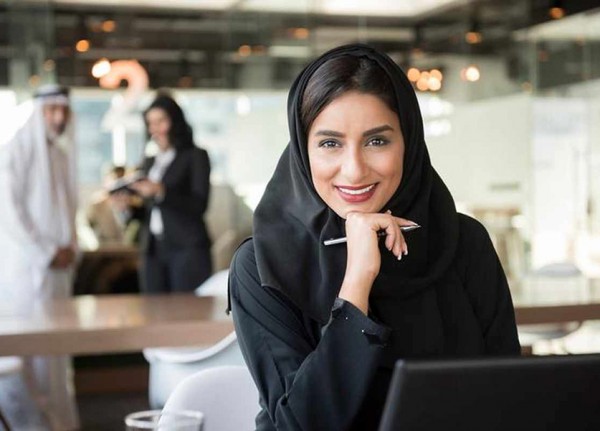 الإمارات تخصص يوماً للمرأة هذا الشهر