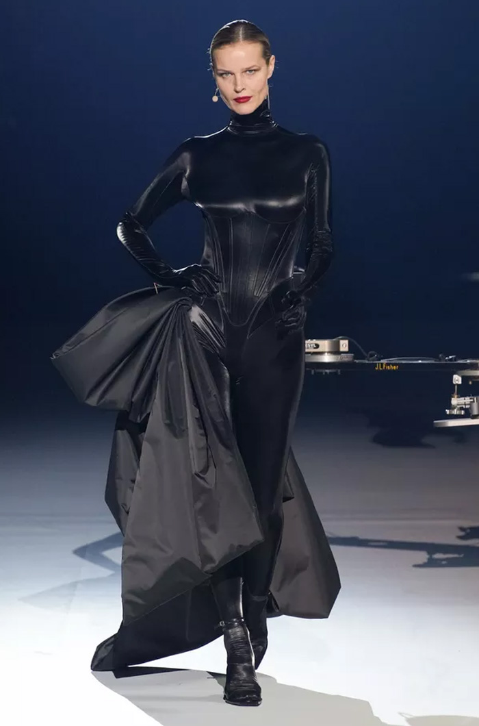 Mugler Ready-To-Wear Fall/Winter 2023/2024 Collection - Special Madame ...