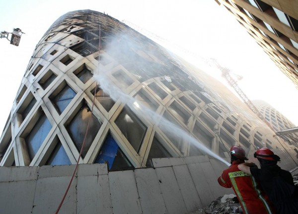 حريق في مبنى زها حديد في بيروت!