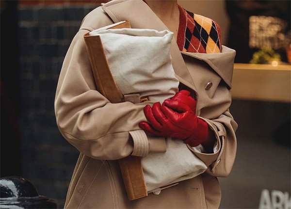The Gloves We Are Wearing To Elevate Our Looks On Rainy Days