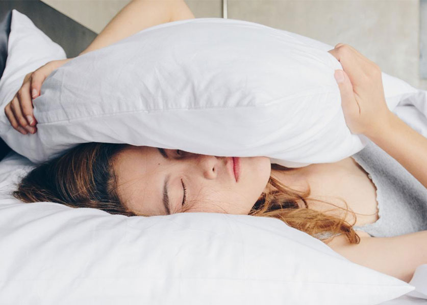 ساعات النوم الإضافية عند الصباح تضرّ أكثر ما تفيد