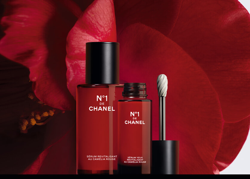 CHANEL Revitalizing Eye Serum  Reduces the Wrinkles on your Skin